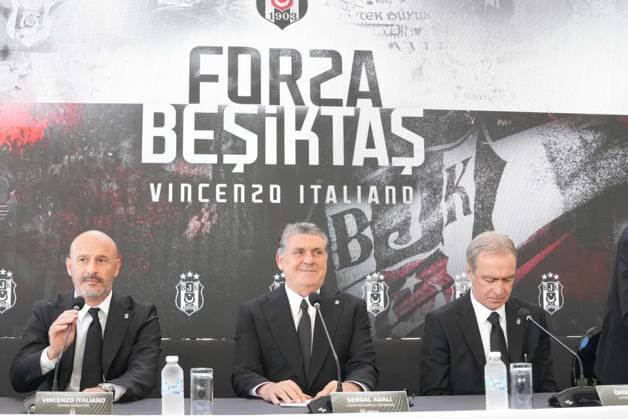 ISTANBUL, June 6, 2026 Besiktas President Serdar Adali (C) and Italian head coach Vincenzo Italiano (L) signed a two-year contract in Istanbul on June 6, 2026, officially appointing Italiano as Besiktas s new manager. ( Photo by Seskimphoto ) Istanbul Turkey Istanbul Turkey Copyright: xSeskimphotox Vincenzo_Italiano_060626 (5)