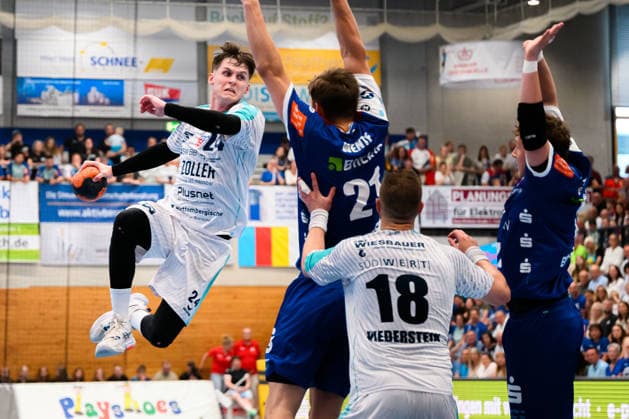 Balingen HBL 25 26 HBW Balingen SG BBM Bietigheim from left Maxim Orlov Bietigheim , Till Wente Balingen , Fabian Wiederstein Bietigheim , Bennet Strobel HBW Balingen Balingen Baden Württemberg Germany