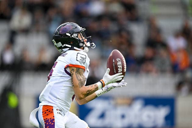 AMERICAN FOOTBALL - EFA, Raiders vs Galaxy INNSBRUCK,AUSTRIA,06.JUN.26 - AMERICAN FOOTBALL - EFA, European Football Alliance, Raiders Tirol vs Frankfurt Galaxy. Image shows Paul Kavadia-Lenhardt (Galaxy).  GEPAxpictures xDanielxSchoenherr