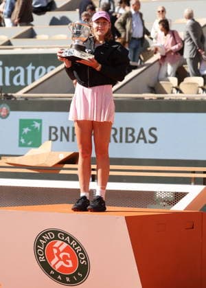La Russe Mirra Andreeva remporte les Internationaux de France de Tennis de Roland Garros 2026 face à la polonaise Maja Chwalinska (6 3 - 6 2) à Paris le 6 juin 2026. Jacovides-Moreau Bestimage Russian Mirra Andreeva wins the 2026 French Open at Roland Garros against Polish Maja Chwalinska (6 3 - 6 2) in Paris on June 6, 2026. Paris France  Copyright: xJACOVIDES-MOREAUx xBESTIMAGExJACOVIDES-MOREAUx xBESTIMAGEx