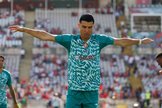 Cristiano Ronaldo Portugal , warm Up during the international friendly match between Portugal and Chile at Estadio Nacional do Jamor on June 6, 2026, in Oeiras, Portugal The match serves as preparation for the 2026 FIFA World Cup in the United States Copyright: JoaquimxFerreira