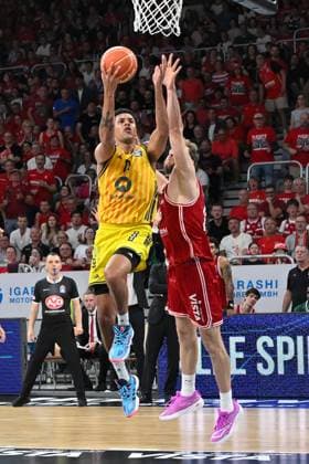 BAMBERG 06 06 2026 Basketball easycredit 1 Basketball Bundesliga 4 Playoff semi-final Bamberg Baskets vs Alba Berlin Michael Rataj 21, Alba Berlin vs Moritz Krimmer 27, Bamberg Baskets Photo Hans Martin Issler isslerimages Bamberg Baskets vs Alba Berlin