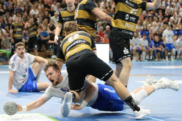 06 06 2026 Handball Men 2025 2026 2 Handball Bundesliga 34 Matchday HC Elbflorenz 2006 Dessau Roßlauer HV 06 BallsportArena Dresden Valentin Neagu Dessau Roßlauer HV, 13, white is brought down by Viktor Norberg Dresden, 8, black and gold Dresden Saxony Germany