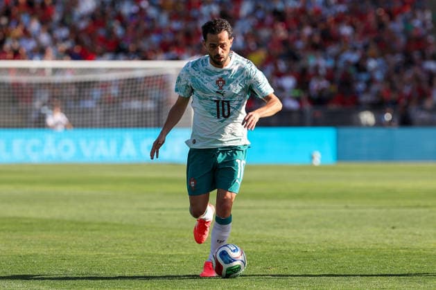 Bernardo Silva Portugal , in action, with the ball during the international friendly match between Portugal and Chile at Estadio Nacional do Jamor on June 6, 2026, in Oeiras, Portugal The match serves as preparation for the 2026 FIFA World Cup in the United States Copyright: JoaquimxFerreira