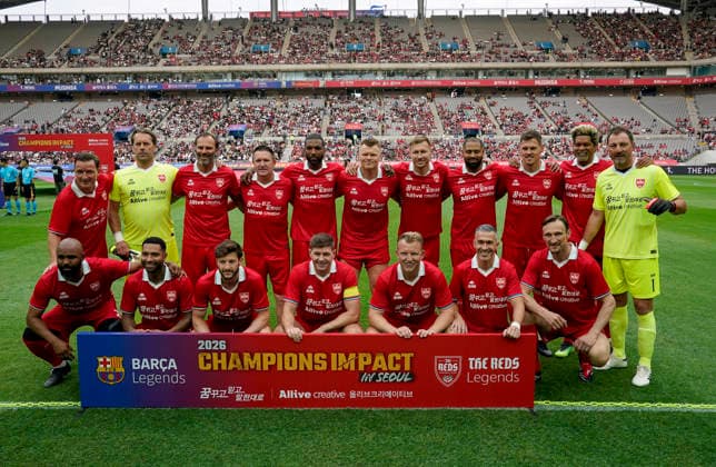 June 6, 2026, Seoul, Mapo-Gu, South Korea: On June 6, a match between BaroÂßa Legends and The Reds Legends took place at the Seoul World Cup Stadium in Mapo-gu, Seoul, as part of the Ã¢â‚¬oe2026 Champions Impact in SeoulÃ¢â‚¬Â event..The players are posing for a commemorative photo before the match begins. The Return Of BaroÂßA And The Reds Legend  - ZUMAk199 0858498409st Copyright: xKimxDohyeonx