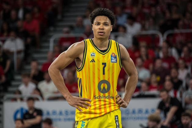 Bamberg, Germany 06 June 2026 1 BBL Playoff Semifinals 2025 2026 Sp 4 Bamberg Baskets vs Alba Berlin In the picture Jack Kayil Berlin stands stunned on the pitch Brose Arena Bayern Copyright: xFotostandx xSchmittx