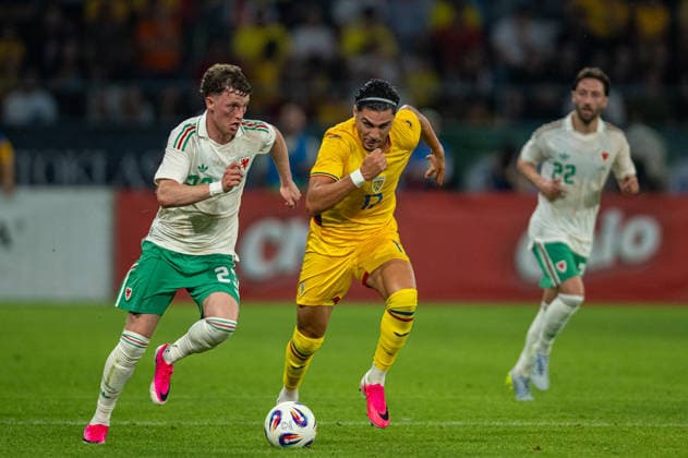 Football, International match, Romania - Wales