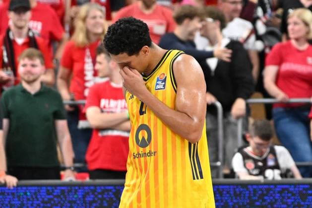 BAMBERG 06 06 2026 Basketball easycredit 1 Basketball Bundesliga 4 Playoff semi-final Bamberg Baskets vs Alba Berlin Michael Rataj 21, Alba Berlin after the defeat Photo Hans Martin Issler isslerimages Bamberg Baskets vs Alba Berlin