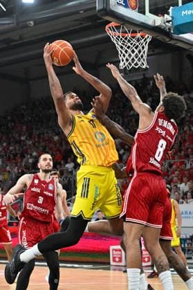 BAMBERG 06 06 2026 Basketball easycredit 1 Basketball Bundesliga 4 Playoff semi-final Bamberg Baskets vs Alba Berlin Norris Agbakoko 17, Alba Berlin vs Demarcus Demonia 8, Bamberg Baskets Photo Hans Martin Issler isslerimages Bamberg Baskets vs Alba Berlin