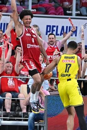 BAMBERG 06 06 2026 Basketball easycredit 1 Basketball Bundesliga 4 Playoff semi-final Bamberg Baskets vs Alba Berlin Demarcus Demonia 8, Bamberg Baskets cheers Photo Hans Martin Issler isslerimages Bamberg Baskets vs Alba Berlin