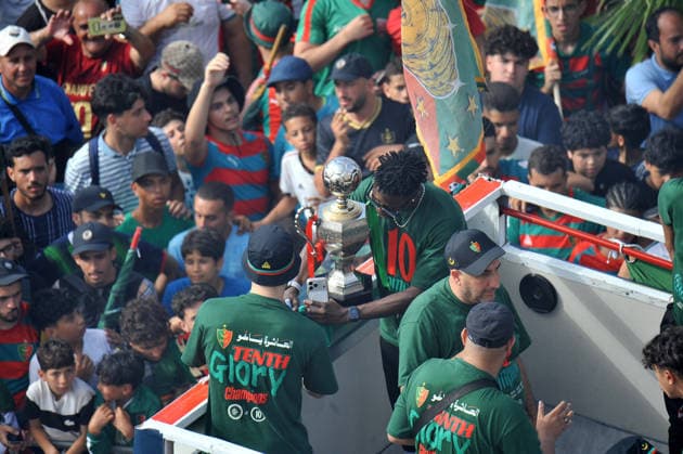 MC Alger Celebrent le Trophee de championnat avec les supporters les supporters de MC Alger celebrant leur victoire de Champoinal d AlgÃ rie 25 26, avec les joueurs, a Alger, en Algerie, le 06 Juillet 2026, MC Alger Il remporte le championnat algerien pour la dixieme fois de sans estoire (Photo By Ohtmane APP) Alger Algerie Copyright: xAlgÃ riexPressexPhotosxOhtmanex xAPPx DSC_4375