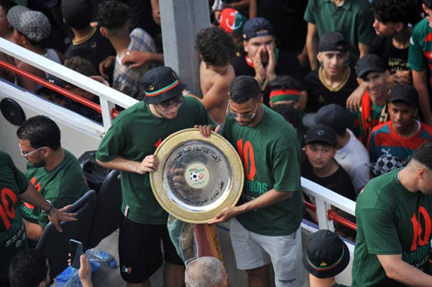 MC Alger Celebrent le Trophee de championnat avec les supporters les supporters de MC Alger celebrant leur victoire de Champoinal d AlgÃ rie 25 26, avec les joueurs, a Alger, en Algerie, le 06 Juillet 2026, MC Alger Il remporte le championnat algerien pour la dixieme fois de sans estoire (Photo By Ohtmane APP) Alger Algerie Copyright: xAlgÃ riexPressexPhotosxOhtmanex xAPPx DSC_4399