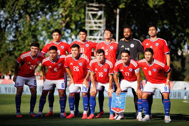 Team photo of Chile seen during International Friendly, Länderspiel, Nationalmannschaft game between national teams of Portugal and Chile (Luis Loureiro Ball Raw Images PT) Oeiras Estadio Nacional Portugal Copyright: xLuisxLoureirox luisloureiro_portugal_chile_2526_2-80