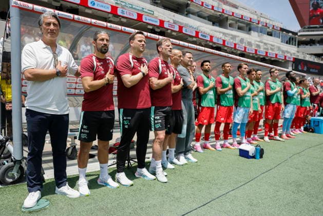 International soccer friendly - Switzerland vs Australia Team Switzerland with head coach Murat Yakin, left, sings the national anthem before an International Friendly, Länderspiel, Nationalmannschaft soccer match between Switzerland and Australia in San Diego, California, USA, 06 June 2026. San Diego St. Gallen United States  Copyright: xPETERxKLAUNZERx