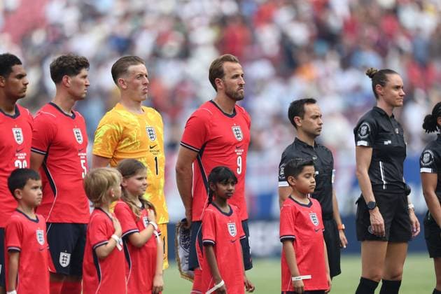 Harry Kane of England in the line up England v New Zealand, International Friendly, Länderspiel, Nationalmannschaft Football, Raymond James Stadium, Tampa, Florida, USA - 06 Jun 2026Tampa Raymond James Stadium Florida (FL) United States of America EDITORIAL USE ONLY No use with unauthorised audio, video, data, fixture lists, club league logos or live services. Online in-match use limited to 120 images, no video emulation. No use in betting, games or single club league player publications. Copyright: xDustinxMarkland Shutterstockx 16912910w
