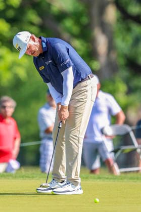 MADISON, WI - JUNE 06: Ernie Els from South Africa putts on the first green during the second round of the PGA, Golf Herren Tour Champions American Family Insurance Championship golf tournament on June 6, 2026 at TPC Wisconsin Golf Course in Madison, WI. (Photo by Lawrence Iles Icon Sportswire) GOLF: JUN 06 PGA TOUR Champions American Family Insurance Championship EDITORIAL USE ONLY Icon2606060122