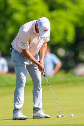 MADISON, WI - JUNE 06: Tag Ridings from Oklahoma City, OK makes a birdie putt on the first green during the second round of the PGA, Golf Herren Tour Champions American Family Insurance Championship golf tournament on June 6, 2026 at TPC Wisconsin Golf Course in Madison, WI. (Photo by Lawrence Iles Icon Sportswire) GOLF: JUN 06 PGA TOUR Champions American Family Insurance Championship EDITORIAL USE ONLY Icon2606060142