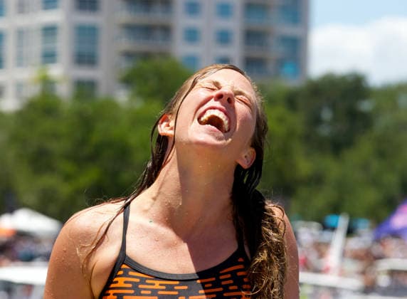 June 6, 2026, St Petersburg, Florida, USA: The United StatesÃ¢â‚¬â ¢ KAYLEA ARNETT after hearing the score of her winning final dive from the 70-foot tower at the St. Pete Pier during the Red Bull Cliff Diving World Series. ARNETT took the top spot on the podium ahead of Rhiannan Iffland (second) and Lisa Faulkner St Petersburg USA - ZUMAd225 20260606_znp_d225_004 Copyright: xZoraidaxDiazx