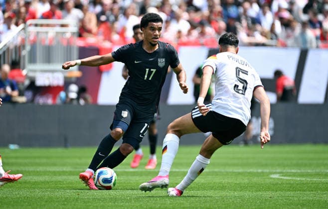 Soccer, international match, men, friendly match for the 2026 World Cup, Soldier Field, Chicago USA Germany 1 2 Malik Tillman USA , Aleksandar Pavlovic GER