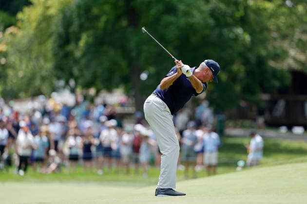 DUBLIN, OH - JUNE 06: Matt Kuchar of United States of America plays a shot from the fairway at the ninth hole during the third round of the Memorial Tournament presented by Workday 2026 on June 06, 2026 at Muirfield Village Golf Club in Dublin, Ohio. (Photo by Joe Robbins Icon Sportswire) GOLF: JUN 06 PGA, Golf Herren the Memorial Tournament presented by Workday EDITORIAL USE ONLY Icon5732606060053