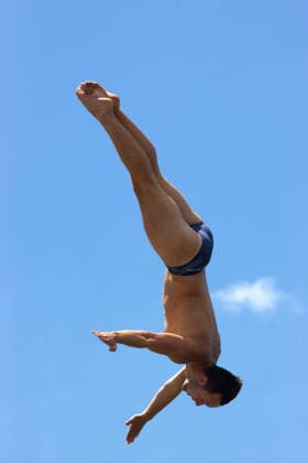 June 6, 2026, St Petersburg, Florida, USA: British high diver AIDAN HESLOP twists through the air during his final dive from the 27-meter platform at the St. Pete Pier . HeslopÃ¢â‚¬â ¢s massive, high-degree-of-difficulty final round dive locked in a spectacular second-place finish at the historic first Florida stop of the Red Bull Cliff Diving World Series. Red Bull Cliff Diving World Series  - ZUMAd225 20260606_znp_d225_009 Copyright: xZoraidaxDiazx
