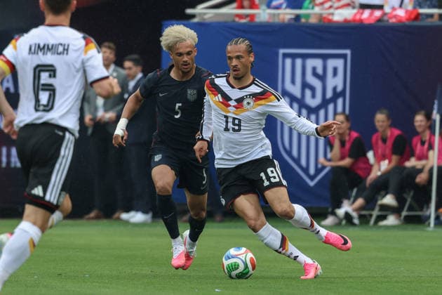 CHICAGO, USA - June 6: Antonee Robinson (5 USMNT) and Leroy Sané (19 Germany) in action during the International Friendly, Länderspiel, Nationalmannschaft game between the US Men’s national team, Nationalteam and Germany at Soldier Field on Saturday, June 6 in Chicago, USA  Copyright: xShainaxBenhiyoun SPPx Sportspressphoto_SPR162113
