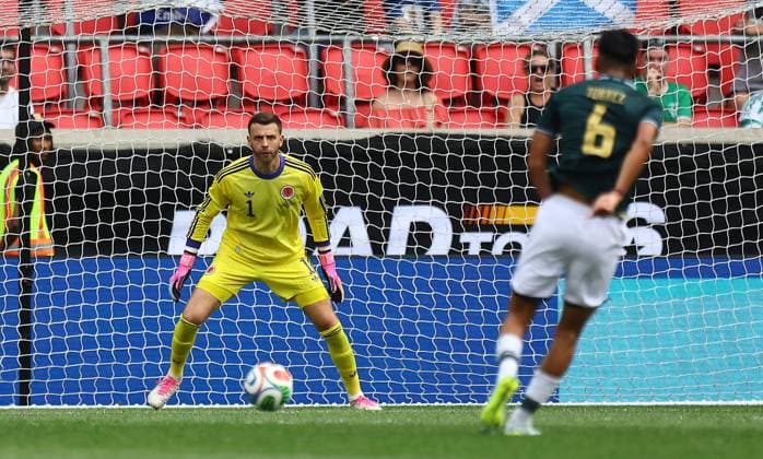 Angus Gunn of Scotland Bolivia v Scotland, International Friendly, Länderspiel, Nationalmannschaft Football, Sports Illustrated Stadium, New Jersey, USA - 06 Jun 2026New Jersey Sports Illustrated Stadium United States of America EDITORIAL USE ONLY No use with unauthorised audio, video, data, fixture lists, club league logos or live services. Online in-match use limited to 120 images, no video emulation. No use in betting, games or single club league player publications. Copyright: xMichaelxZemanek Shutterstockx 16912856bx