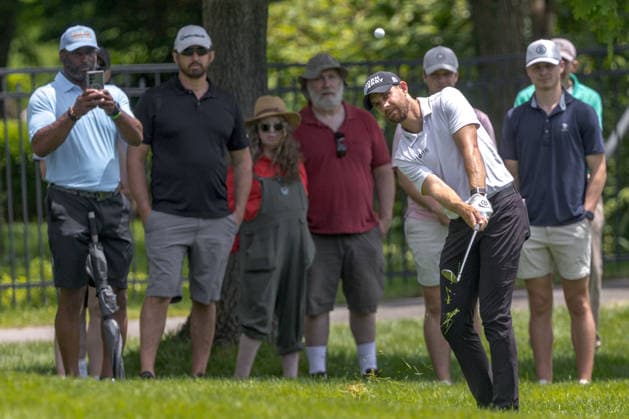 June 6, 2026, Dublin, Ohio, U.S: Bud Cauley hits from the rough on the 6th hole during the third round of The Memorial Tournament at Muirfield Village Golf Club, Dublin, Ohio. PGA, Golf Herren Tour 2026 - The Memorial Tournament - Third Round  - ZUMAs304 20260606_zaf_s304_001 Copyright: xScottxStuartx