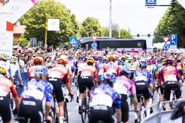 37th Giro d Italia Women 2026 - Stage 8 The race departs from Rivoli during Stage 8 of the 37th Giro d Italia Women, a 106km stage from Rivoli to Sestriere, in Italy, on June 6, 2026. Rivoli Italy  Copyright: xTommasoxBerardix originalFilename:berardi-37thgiro260606_npe7l.jpg