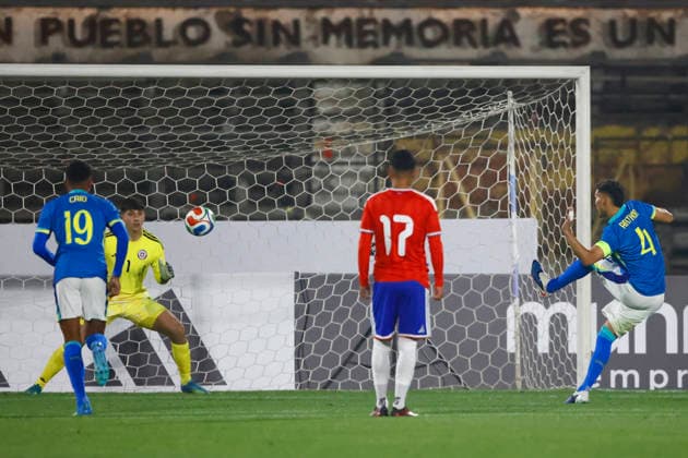 Futbol, Chile vs Brasil. Partido amistoso categoria sub 20. El jugador de la seleccion brasilera Arthur Barbosa, marcaÊun gol contra Chile durante un partido amistoso de la categoria sub 20 realizado en el estadio Nacional de Santiago, Chile. 06 06 2026 Dragomir Yankovic Photosport Football, Chile vs Brazil. U-20 friendly match. BrazilÕs player Arthur Barbosa scores against ChileÊduring a U-20 friendly match at Nacional stadium in Santiago, Chile. 06 06 2026 Dragomir Yankovic Photosport Chile vs Brasil, amistoso sub 20, 2026 