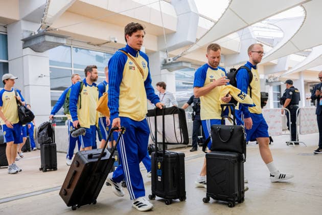 260606 Victor Nilsson Lindelöf of the Swedish national football team arrives at Dallas Fort Worth International Airport during day 5 ahead of the FIFA World Cup 2026 on June 6, 2026 in Dallas Photo Petter Arvidson BILDBYRAN kod PA PA1220 fotboll football soccer fotball vm fotbolls vm fotball vm fotbolls vm 2026 fifa world cup 2026 resa travel sverige sweden sverige a day 5 bbeng arrival arrival  Copyright: PETTERxARVIDSON BB260606PA054
