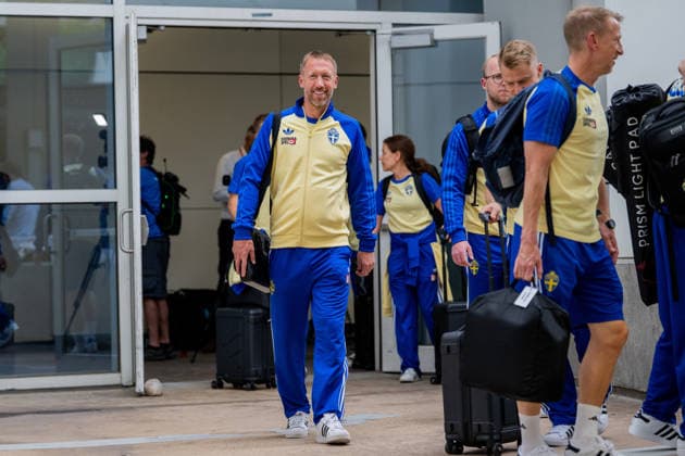 260606 Head coach Graham Potter of the Swedish national football team arrives at Dallas Fort Worth International Airport during day 5 ahead of the FIFA World Cup 2026 on June 6, 2026 in Dallas Photo Petter Arvidson BILDBYRAN kod PA PA1220 fotboll football soccer fotball vm fotbolls vm fotball vm fotbolls vm 2026 fifa world cup 2026 resa travel sverige sweden sverige a day 5 bbeng ankomst arrival  Copyright: PETTERxARVIDSON BB260606PA055