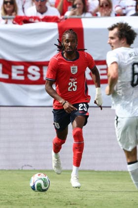 TAMPA, FL - JUNE 06: umpire Junior Valentine (25) brings the ball forward in the first half during the friendly soccer match between England and New Zealand on Saturday, June 6, 2026 at Raymond James Stadium in Tampa, FL (Photo by Peter Joneleit Icon Sportswire) SOCCER: JUN 06 England vs New Zealand EDITORIAL USE ONLY Icon260606030