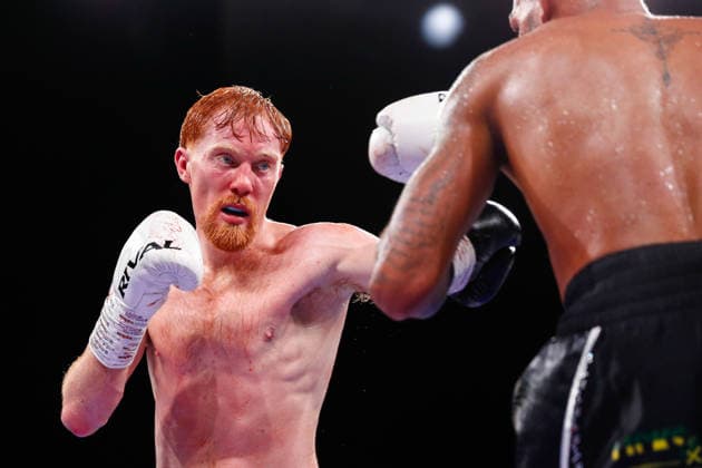 Sheffield Fight Week Aaron Bowen (purple shorts) competes against Troy Coleman during their Middleweight Contest at Utilita Arena Sheffield, Sheffield 06 06 2026 UK Newspapers OUT Copyright: xMaxxTomlinsonx FIL-23539-0053