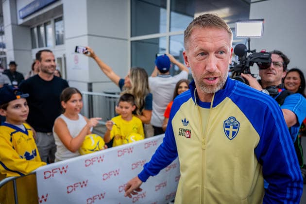 260606 Head coach Graham Potter of the Swedish national football team arrives at Dallas Fort Worth International Airport during day 5 ahead of the FIFA World Cup 2026 on June 6, 2026 in Dallas Photo Petter Arvidson BILDBYRAN kod PA PA1220 fotboll football soccer fotball vm fotbolls vm fotball vm fotbolls vm 2026 fifa world cup 2026 resa travel sverige sweden sverige a day 5 bbeng ankomst arrival  Copyright: PETTERxARVIDSON BB260606PA074