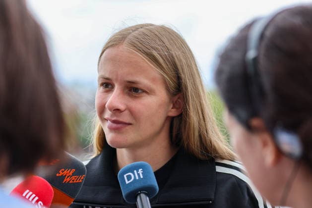 Cologne, Germany 06 06 2026 Pool interview after winning the World Cup qualifier against Norway and securing World Cup qualification In the picture Vivien Endemann Germany at the pool interview at the team hotel in Cologne Copyright: HMBxMedia MadeleinexFantini