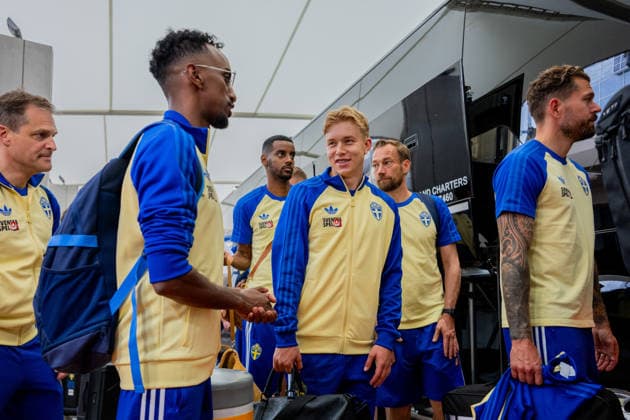 260606 Taha Ali, Alexander Isak, Daniel Svensson and goalkeeper Kristoffer Nordfeldt of the Swedish national football team arrives at Dallas Fort Worth International Airport during day 5 ahead of the FIFA World Cup 2026 on June 6, 2026 in Dallas Photo Petter Arvidson BILDBYRAN kod PA PA1220 fotboll football soccer fotball vm fotbolls vm fotball vm fotbolls vm 2026 fifa world cup 2026 resa travel sverige sweden sverige a day 5 bbeng arrival arrival  Copyright: PETTERxARVIDSON BB260606PA084