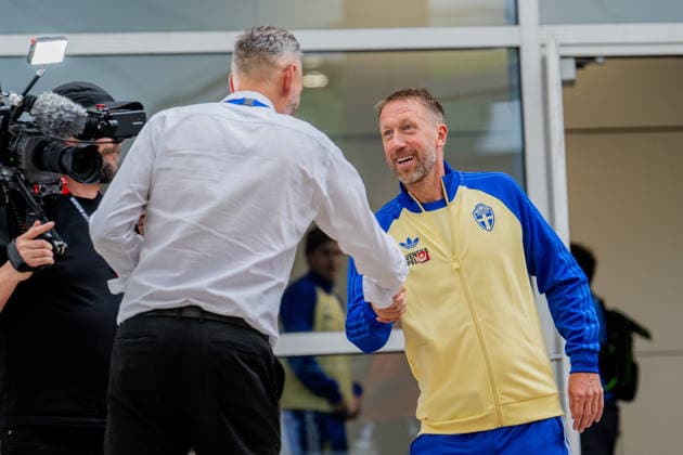 260606 Head coach Graham Potter of the Swedish national football team arrives at Dallas Fort Worth International Airport during day 5 ahead of the FIFA World Cup 2026 on June 6, 2026 in Dallas Photo Petter Arvidson BILDBYRAN kod PA PA1220 fotboll football soccer fotball vm fotbolls vm fotball vm fotbolls vm 2026 fifa world cup 2026 resa travel sverige sweden sverige a day 5 bbeng ankomst arrival  Copyright: PETTERxARVIDSON BB260606PA094