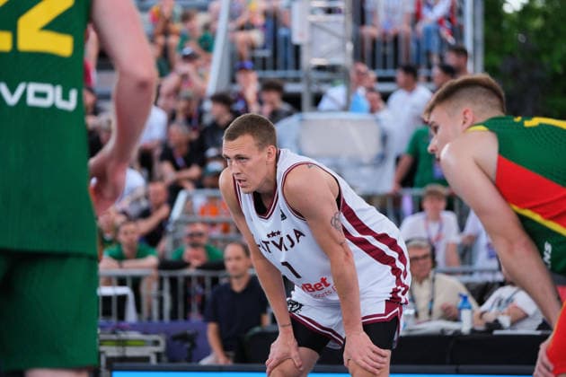 June 6, 2026, Warsaw, Masovian Voivodeship, Poland: Latvia s NAURIS MIEZIS (1) waits at the free throw line during a FIBA 3x3 Basketball World Cup men s quarter-final game between Latvia and Lithuania in Warsaw, Poland. Basketball 2026: FIBA 3x3 World Cup Men s Quarterfinal: Latvia 22:13 Lithuania  - ZUMAk204 20260606_zip_k204_055 Copyright: xRomanxKozielx