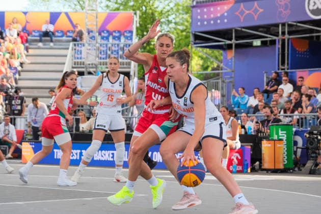 June 6, 2026, Warsaw, Masovian Voivodeship, Poland: Netherlands NOORTJE DRIESSEN (4) and Hungary s VIVI BORONDY (44) in action during a FIBA 3x3 Basketball World Cup women s quarter-final game between Netherlands and Hungary in Warsaw, Poland. Basketball 2026: FIBA 3x3 World Cup Women s Quarterfinal: Netherlands 21:20 Hungary  - ZUMAk204 20260606_zip_k204_063 Copyright: xRomanxKozielx