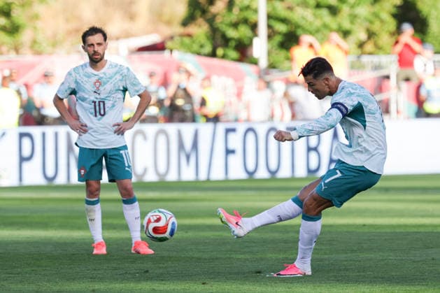 Friendly match Portugal Chile, at Estadio Nacional do Jamor city of Oeiras Portugal, June 6, 2026, Oeiras, Portugal Bernardo Silva Portugal ,10 , Cristiano Ronaldo Portugal ,7 Copyright: HMBxMedia FernandoxSoares