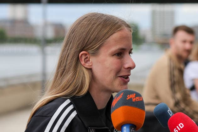 06 06 2026, xgrfx, Football DFB Media Dates, German Womens National Team Training v l Vivien Endemann in Interview German Womens National Team DFL DFB REGULATIONS PROHIBIT ANY USE OF PHOTOGRAPHS as IMAGE SEQUENCES and or QUASI VIDEO Cologne