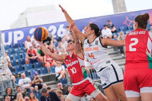June 6, 2026, Warsaw, Masovian Voivodeship, Poland: Netherlands ZOE SLAGTER (44) and Hungary s KLAUDIA PAPP (10) in action during a FIBA 3x3 Basketball World Cup women s quarter-final game between Netherlands and Hungary in Warsaw, Poland. Warsaw Poland - ZUMAk204 20260606_zip_k204_027 Copyright: xRomanxKozielx
