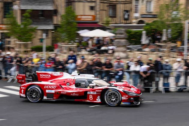 AUTOMOBILE : 24 Heures du Mans - 06 06 2026 8 Toyota Racing (JPN) Toyota TR010 Hybrid (Hypercar) driven by SÃ bastien Buemi (SUI) Brendon Hartley (NZL) RyÅ Hirakawa (JPN), during the administrative and technical checks of the 24 Hours of Le Mans, third round of the FIA WEC 2026 Championship, on the Place de la RÃ publique in Le Mans, France, from June 5 to 6, 2026. LE MANSFrance  Copyright: xERICxLExGALLIOTx xMPSxAGENCYx x