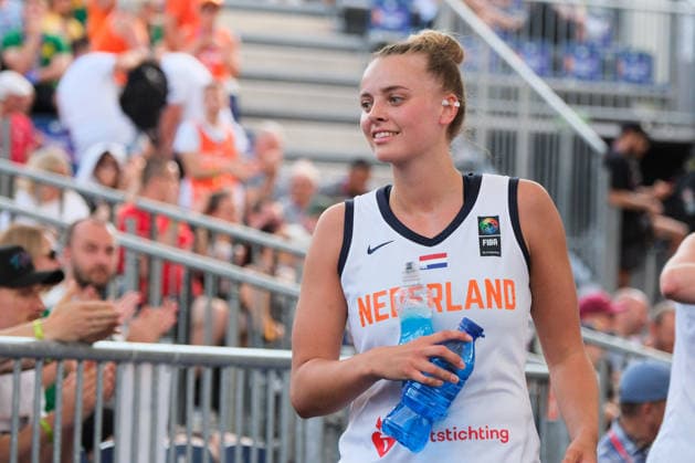 June 6, 2026, Warsaw, Masovian Voivodeship, Poland: Netherlands ILSE KUIJT (17) leaves the arena in victory at the end of a FIBA 3x3 Basketball World Cup women s quarter-final game between Netherlands and Hungary in Warsaw, Poland. Warsaw Poland - ZUMAk204 20260606_zip_k204_037 Copyright: xRomanxKozielx