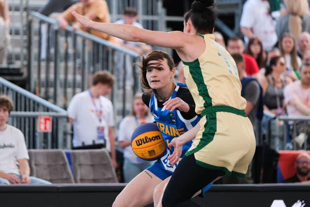 June 6, 2026, Warsaw, Masovian Voivodeship, Poland: Ukraine s ANZHELIKA LIASHKO (1) and Australia s EMMA CLARKE (77) in action during a FIBA 3x3 Basketball World Cup women s quarter-final game between Australia and Ukraine in Warsaw, Poland. Warsaw Poland - ZUMAk204 20260606_zip_k204_039 Copyright: xRomanxKozielx