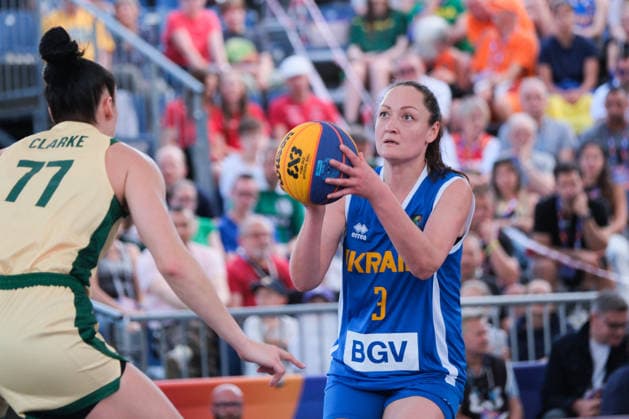 June 6, 2026, Warsaw, Masovian Voivodeship, Poland: Ukraine s KRYSTYNA FILEVYCH (3) and Australia s EMMA CLARKE (77) in action during a FIBA 3x3 Basketball World Cup women s quarter-final game between Australia and Ukraine in Warsaw, Poland. Warsaw Poland - ZUMAk204 20260606_zip_k204_045 Copyright: xRomanxKozielx