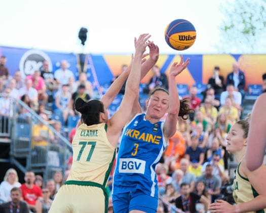 June 6, 2026, Warsaw, Masovian Voivodeship, Poland: Ukraine s KRYSTYNA FILEVYCH (3) and Australia s EMMA CLARKE (77) in action during a FIBA 3x3 Basketball World Cup women s quarter-final game between Australia and Ukraine in Warsaw, Poland. Warsaw Poland - ZUMAk204 20260606_zip_k204_048 Copyright: xRomanxKozielx