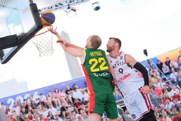 June 6, 2026, Warsaw, Masovian Voivodeship, Poland: Latvia s ZIGMARS RAIMO (9) and Lithuania s IGNAS VAITKUS (22) in action during a FIBA 3x3 Basketball World Cup men s quarter-final game between Latvia and Lithuania in Warsaw, Poland. Warsaw Poland - ZUMAk204 20260606_zip_k204_053 Copyright: xRomanxKozielx