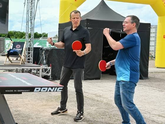 The 1st German Table Tennis Outdoor Community Championships were opened by the 1989 doubles world champions Jörg Roßkopf and Steffen Fetzner The 1st German Outdoor Table Tennis Championships as part of the LOTTO Thüringen TT Finals at Messe Erfurt 6 June The first title fights of the outdoor communities were opened by Germanys 1989 table tennis world champions, the current mens national coach Jörg Roßkopf left and Steffen Fetzner Erfurt Messe Erfurt Thuringia Germany
